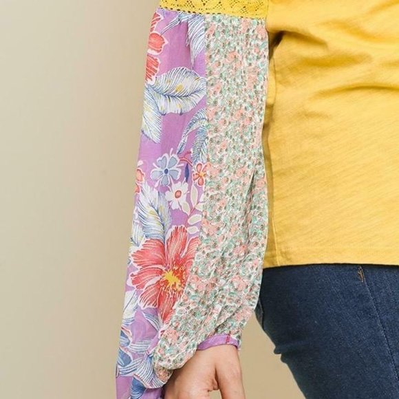 Umgee Plus Lemon Slub Knit Split Neck  Floral Top - Picture 3 of 4